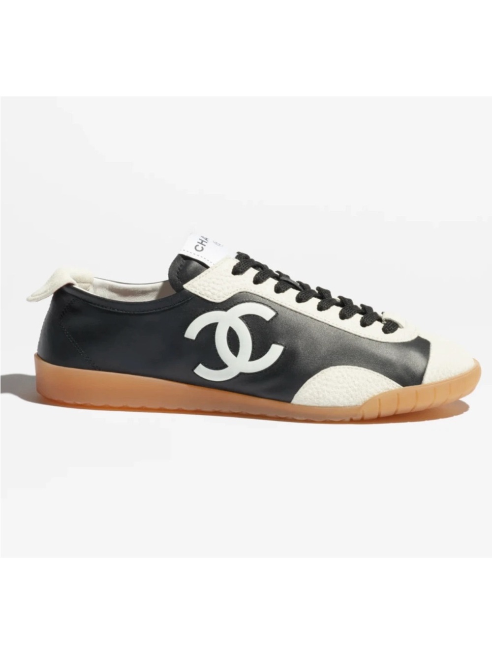 Chanel 26P Black White Leather Suede CC Logo Tie Flat Runner Trainer Sneaker 39